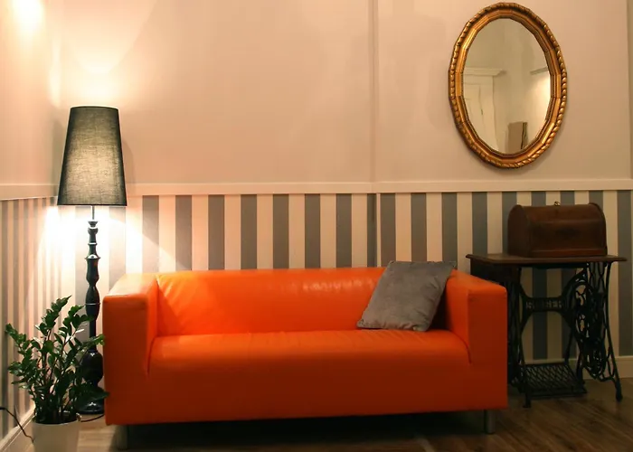 Blooms Inn - City Center Poznan By Friendly Apartments