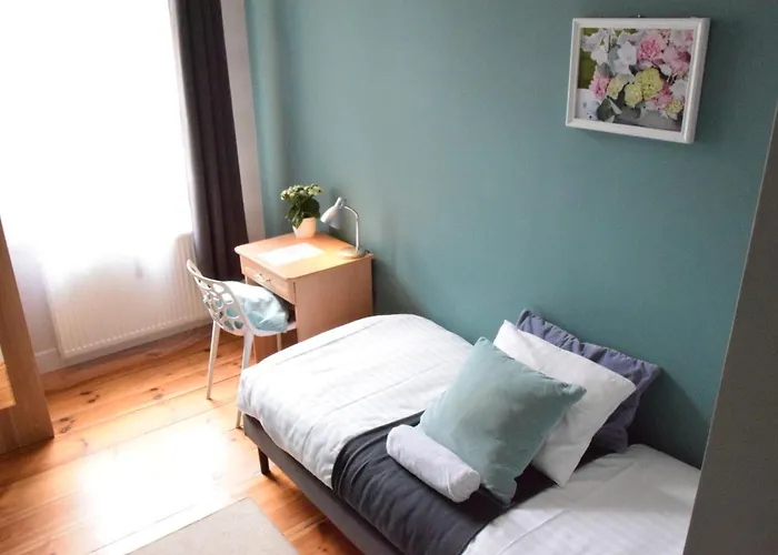 Blooms Inn - City Center Poznan By Friendly Apartments