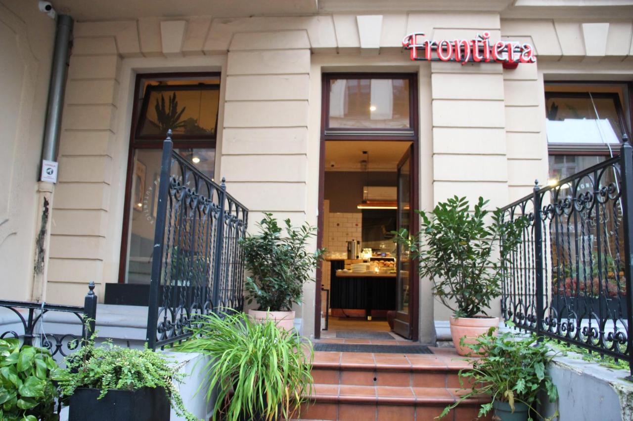 Blooms Inn - City Center Poznan By Friendly Apartments *