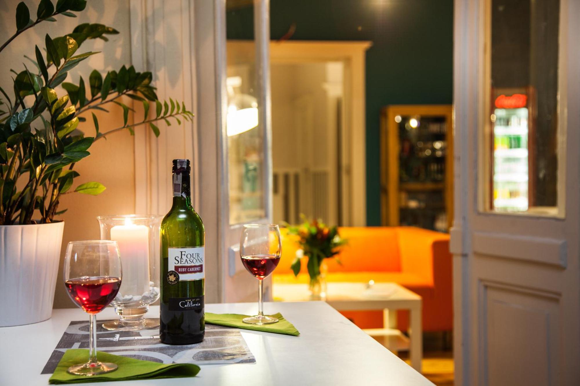 Blooms Inn - City Center Poznan By Friendly Apartments