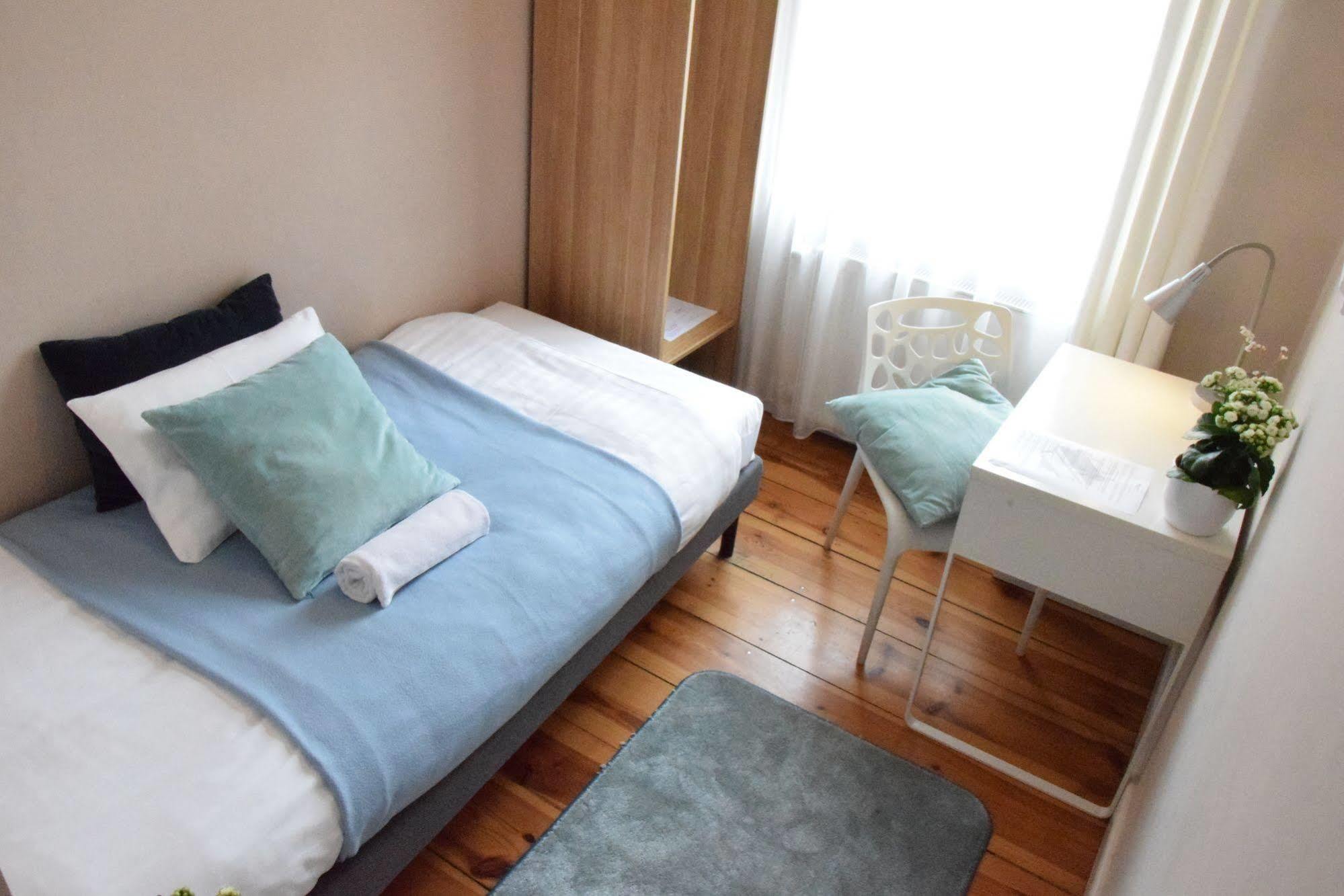 Blooms Inn - City Center Poznan By Friendly Apartments