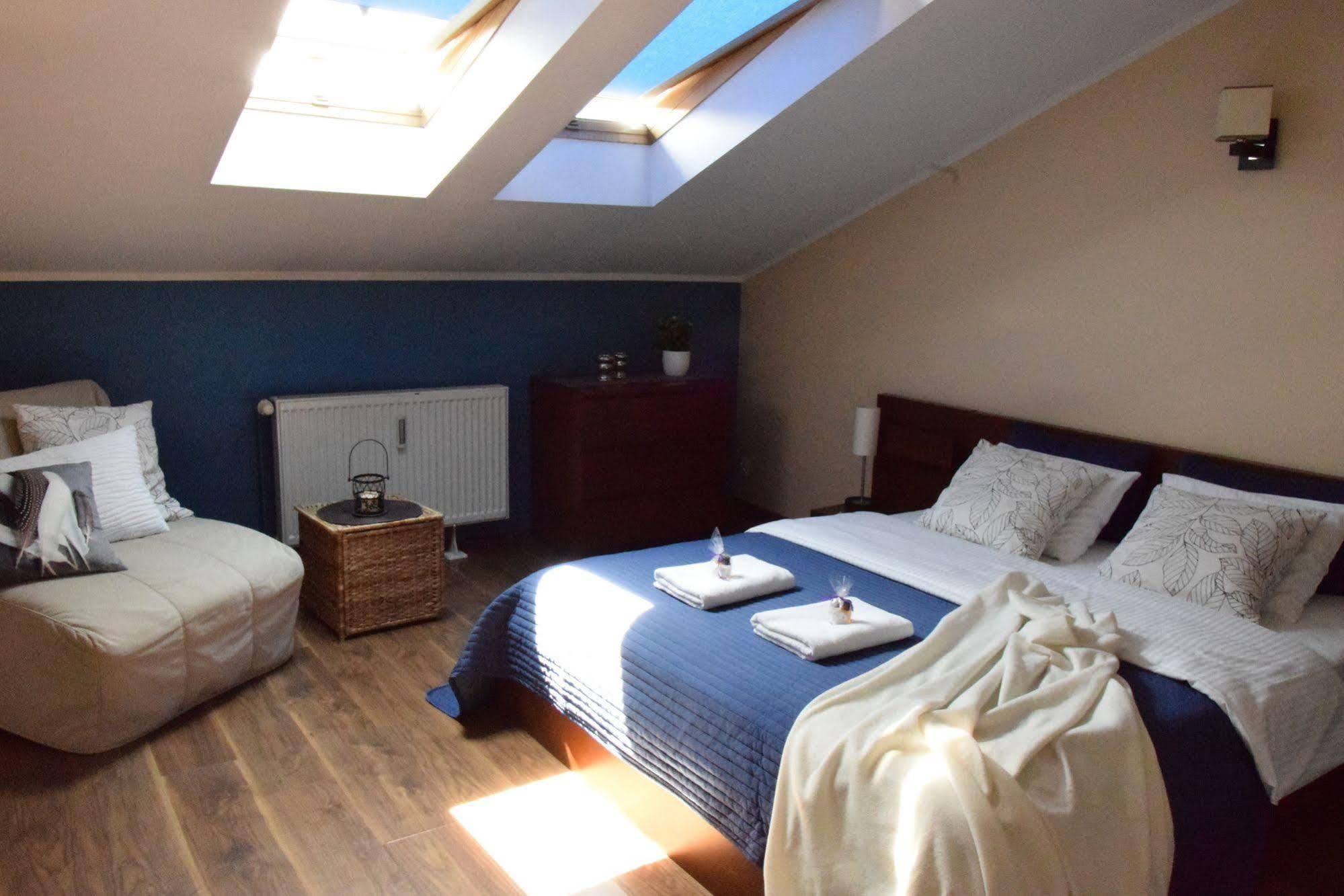 Blooms Inn - City Center Poznan By Friendly Apartments *